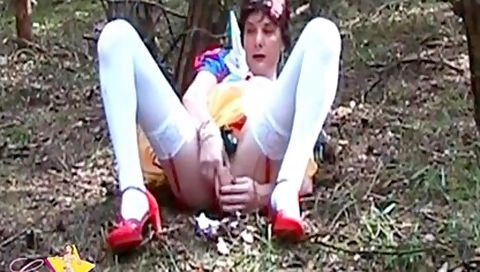 Sissy Snow White And The Seven Dildos