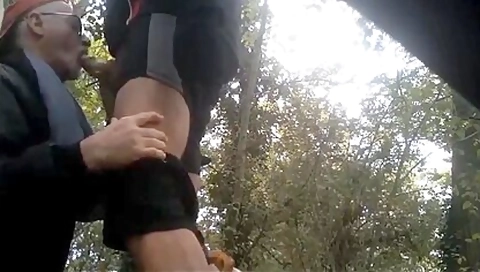 Je Suce Une Bonne Queue En Foret