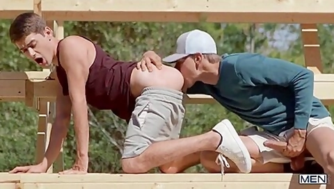 Naughty Twinks Have Raw Sex Outdoors